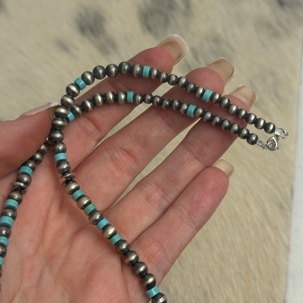 Native American Sterling Silver Graduated Navajo Pearl Saucer Turquoise Necklace - Picture 10 of 10